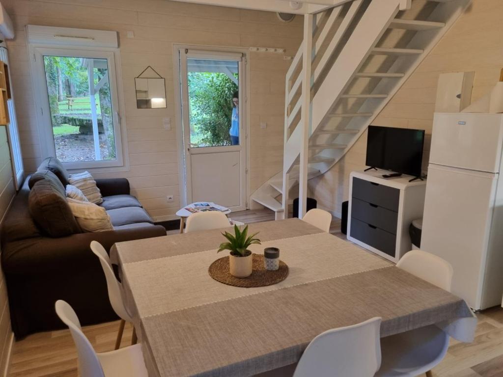Les Chalets De Saumur, Piscine & Parc Boise, 100M Du Cadrenoir Rum bild