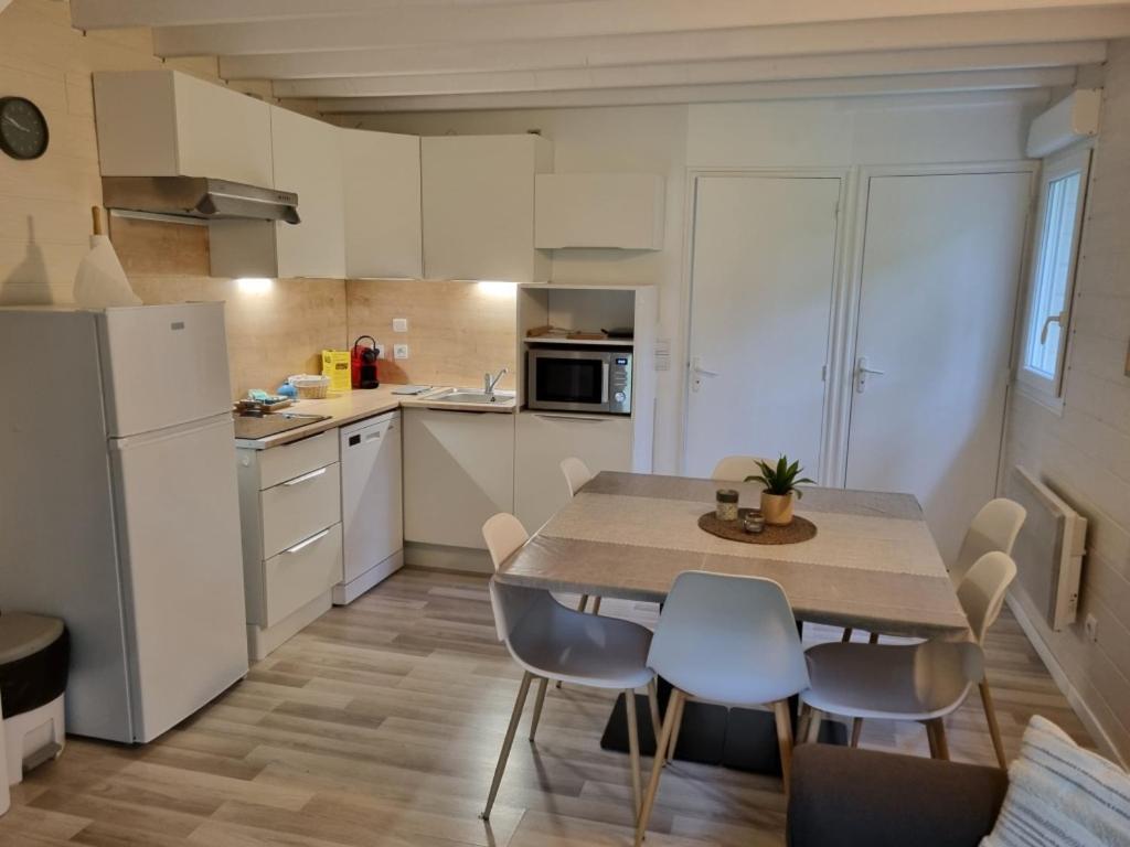 Les Chalets De Saumur, Piscine & Parc Boise, 100M Du Cadrenoir Rum bild