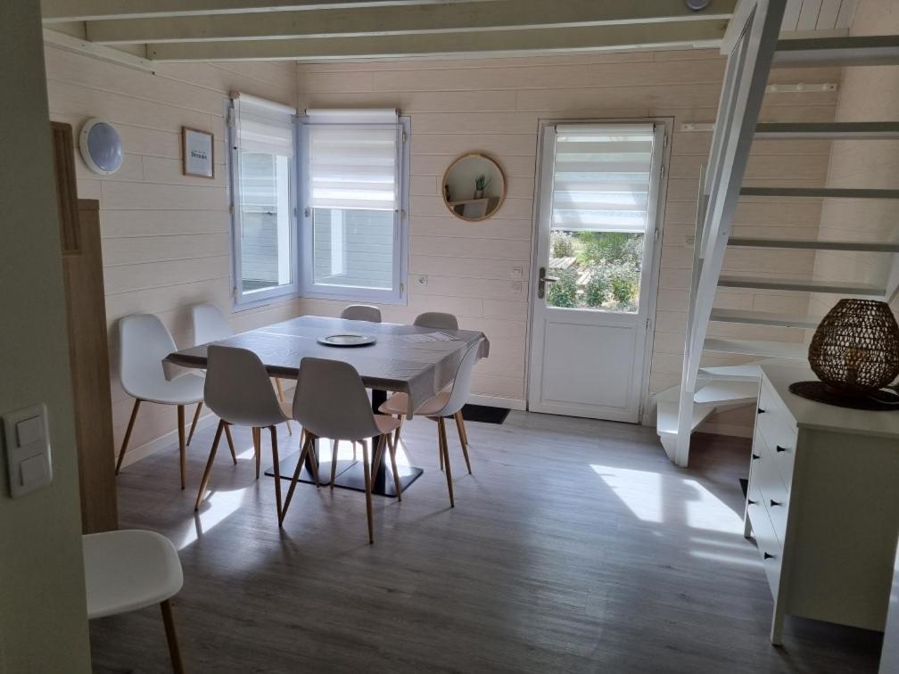 Les Chalets De Saumur, Piscine & Parc Boise, 100M Du Cadrenoir Exteriör bild